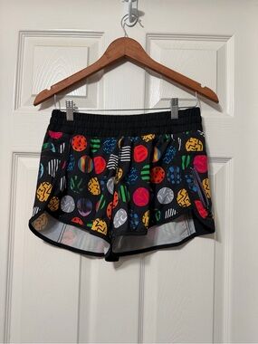 Lululemon athletica tracker shorts size 8 euc
